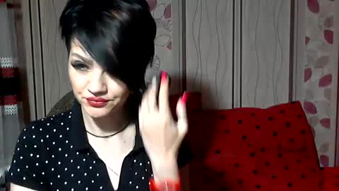 black_hot_01 online show from December 2, 10:50 am