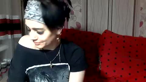 black_hot_01 online show from January 5, 11:12 pm