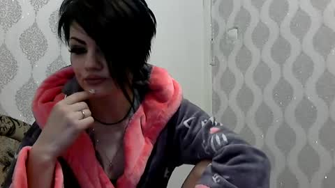 black_hot_01 online show from February 3, 5:18 am