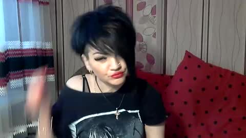 black_hot_01 online show from March 5, 1:50 pm