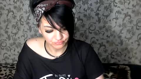 black_hot_01 online show from September 11, 11:27 pm