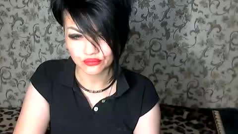 black_hot_01 online show from September 12, 11:04 pm