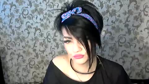 black_hot_01 online show from September 17, 5:42 am