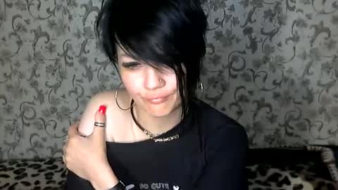 black_hot_01 online show from September 19, 11:05 pm