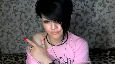 black_hot_01 online show from September 21, 8:21 pm