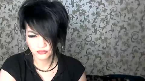 black_hot_01 online show from October 16, 6:36 am