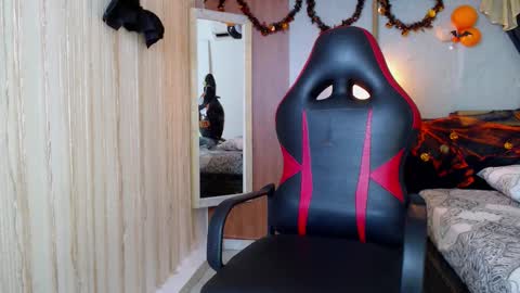 black_king_241 online show from October 22, 2:45 am