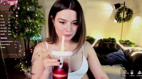 Mon Mon online show from December 17, 2:34 pm