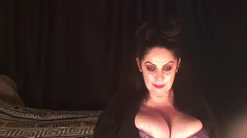 Snapshot of black_pearls chatting on May 29, 9:35 pm Sarah online show from May 29, 9:35 pm