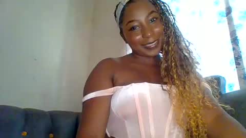 Snapshot of black_umbre chatting on August 6, 9:22 am Dee online show from August 6, 9:22 am