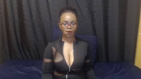 Snapshot of blackassxx83 chatting on June 25, 6:29 am blackassxx83 online show from June 25, 6:29 am