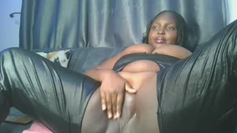 Snapshot of blackbigboobys chatting on July 15, 9:53 pm candy online show from July 15, 9:53 pm