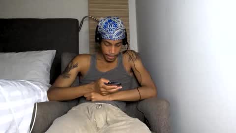 Snapshot of blackbulltitus chatting on April 28, 4:39 am BlackBullTitus online show from April 28, 4:39 am