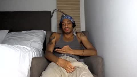 Snapshot of blackbulltitus chatting on May 1, 1:21 am BlackBullTitus online show from May 1, 1:21 am