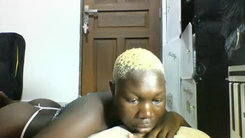 Snapshot of blackmarvel02 chatting on December 3, 7:05 am blackmarvel02 online show from December 3, 7:05 am