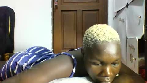 Snapshot of blackmarvel02 chatting on December 21, 10:00 am blackmarvel02 online show from December 21, 10:00 am