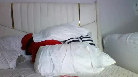 blackmarvel02 online show from April 15, 7:04 am