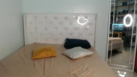 Cleo online show from April 28, 10:48 pm