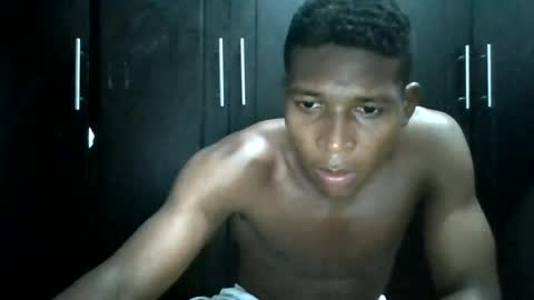 Snapshot of blackpanther_king chatting on June 16, 4:37 am blackpanther_king online show from June 16, 4:37 am