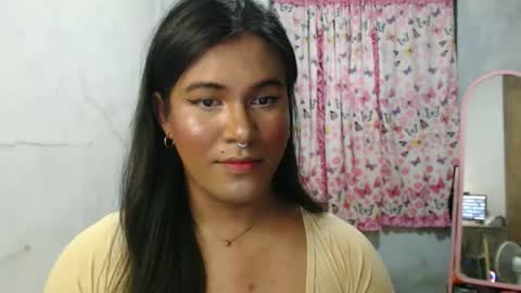 Ellez online show from April 9, 4:45 pm