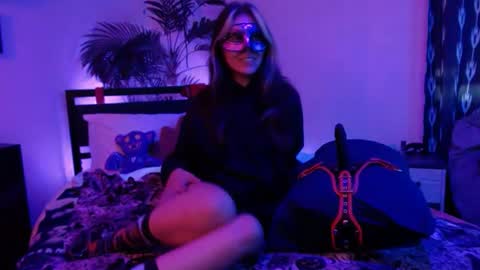 Snapshot of blackrxse chatting on January 1, 11:18 pm Roselina online show from January 1, 11:18 pm