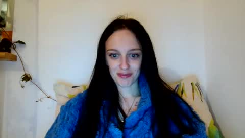 Snapshot of blacky_berry chatting on May 18, 7:52 pm Ivy online show from May 18, 7:52 pm