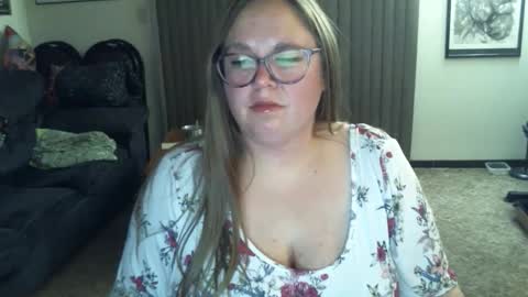 bladesizzo3111 online show from December 19, 8:23 am