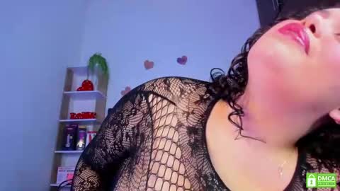 Snapshot of blair_curvy chatting on July 10, 1:03 pm Blair online show from July 10, 1:03 pm