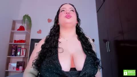 Snapshot of blair_curvy chatting on July 12, 12:40 pm Blair online show from July 12, 12:40 pm