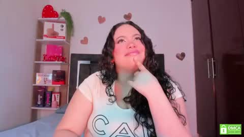 Snapshot of blair_curvy chatting on July 28, 1:43 pm Blair online show from July 28, 1:43 pm