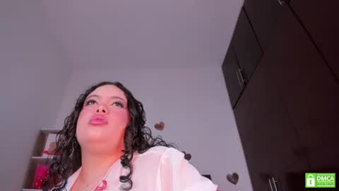 Snapshot of blair_curvy chatting on July 30, 1:54 pm Blair online show from July 30, 1:54 pm