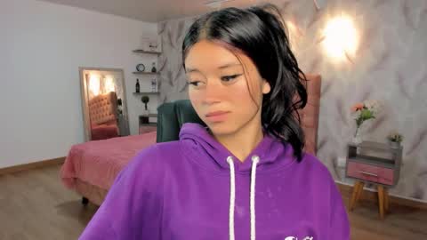 Snapshot of blair_harrison chatting on November 18, 12:31 pm Blair online show from November 18, 12:31 pm