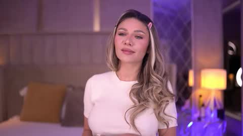 Snapshot of blairsanders chatting on December 17, 7:09 pm BlairSanders online show from December 17, 7:09 pm