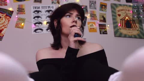 Britney online show from April 4, 12:57 pm