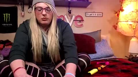 Blakely Morningstar   online show from February 26, 7:53 am