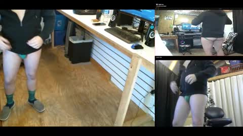 Snapshot of blakenextdoor chatting on December 1, 8:53 pm Blake Jonson online show from December 1, 8:53 pm