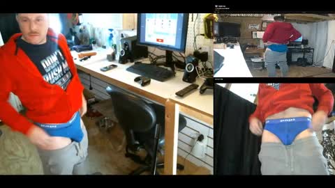 Snapshot of blakenextdoor chatting on December 23, 2:02 am Blake Jonson online show from December 23, 2:02 am