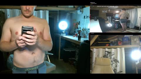 Snapshot of blakenextdoor chatting on December 28, 5:33 am Blake Jonson online show from December 28, 5:33 am