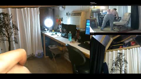 Snapshot of blakenextdoor chatting on January 18, 11:33 pm Blake Jonson online show from January 18, 11:33 pm