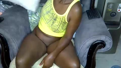 blaqgirl_ online show from April 13, 5:57 am