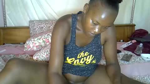 blaqgirl_ online show from April 14, 12:49 am