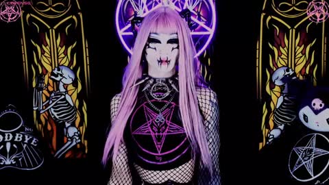   online show from December 10, 7:00 pm