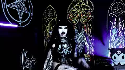   online show from October 23, 9:13 pm