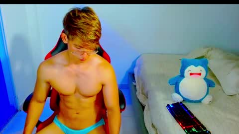 Snapshot of bleach_tiago chatting on April 28, 2:27 am bleach tiago online show from April 28, 2:27 am