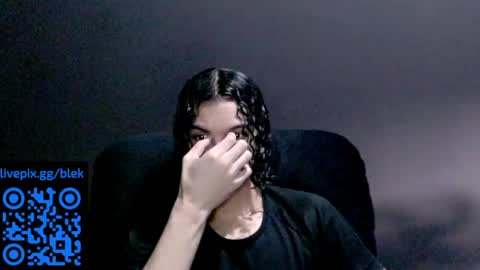blek00x online show from May 11, 7:11 pm