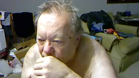 Snapshot of blemon32 chatting on October 15, 11:43 am Bob online show from October 15, 11:43 am