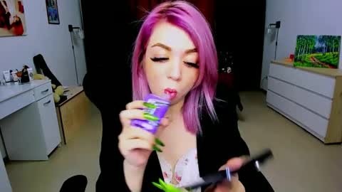 Nicole online show from December 24, 8:11 am