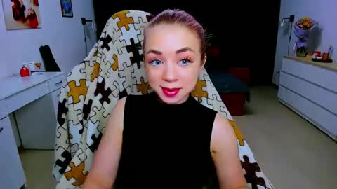 Nicole online show from February 5, 3:20 pm