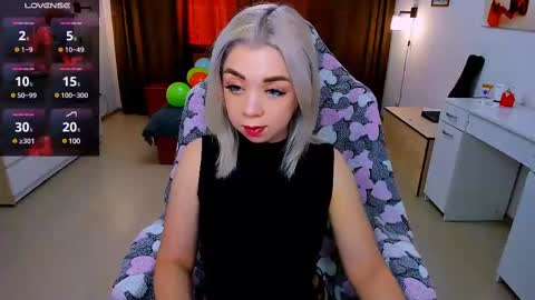 Nicole online show from February 12, 11:40 am