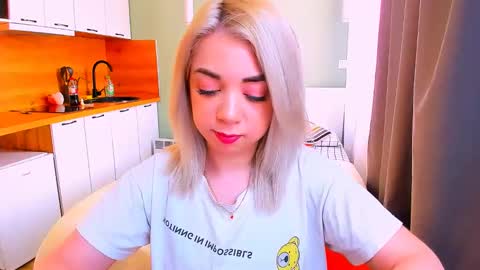 Nicole online show from February 28, 1:25 pm